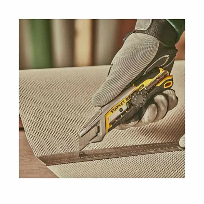 Coupe & Outil D'entretien Divers STANLEY Cutter 18mm Quick Snap FatMax Molette Crantée - FMHT10592-0 6 Coupe & Outil D'entretien Divers STANLEY Cutter 18mm Quick Snap FatMax Molette Crantée - FMHT10592-0 – Image 4